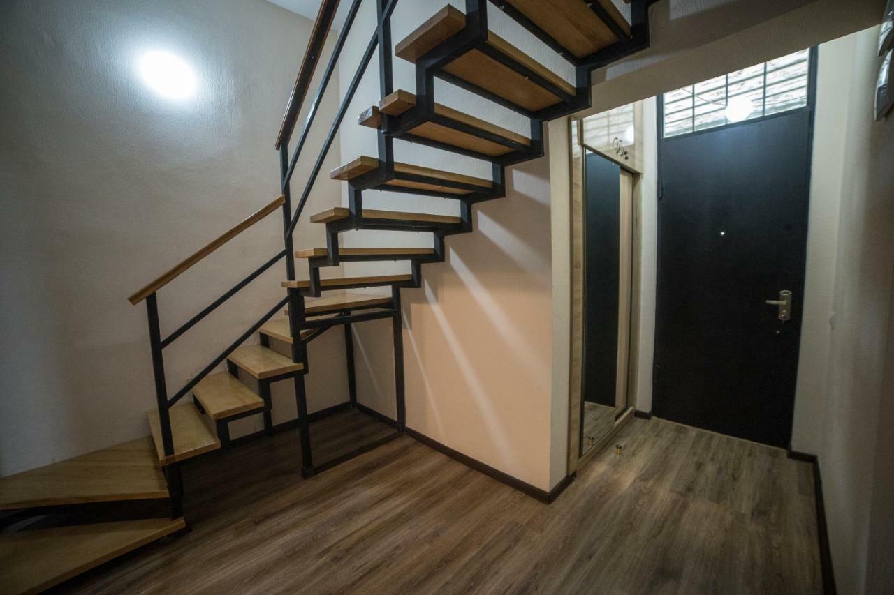 Your Apartment In This City N2 第比利斯 外观 照片