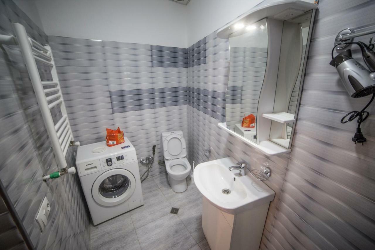 Your Apartment In This City N2 第比利斯 外观 照片